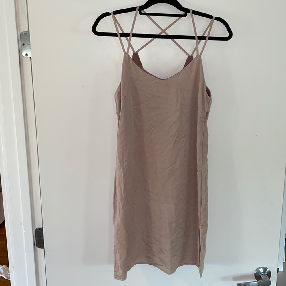Dusty pick dress perfect for date night by Thread & Supply size small